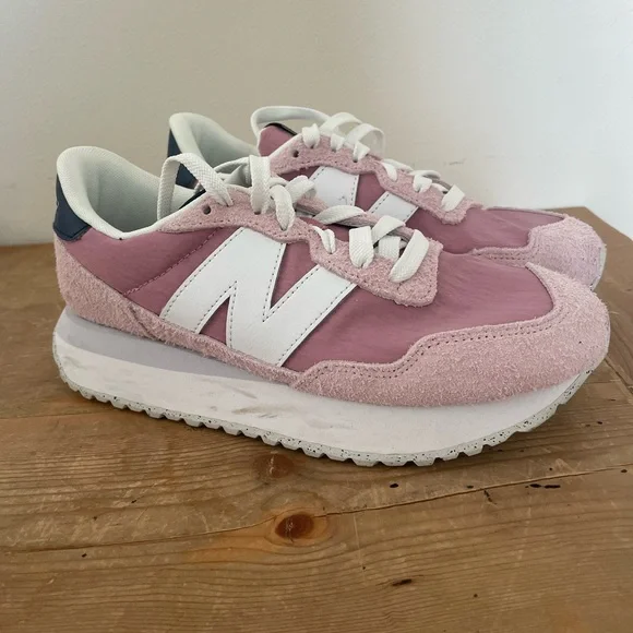 New Balance Women's 237 Pink and White Sneakers 7 - Picture 2 of 9